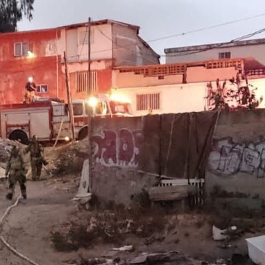Muere hombre en incendio en Ensenada